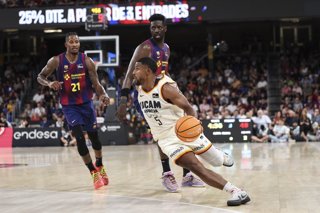 David DeJulius of UCAM Murcia in action during the Spanish League, Liga ACB Endesa, basketball Quarter Finals Game 2 match played between FC Barcelona and UCAM Murcia at Palau Blaugrana on June 04, 2026 in Barcelona, Spain.