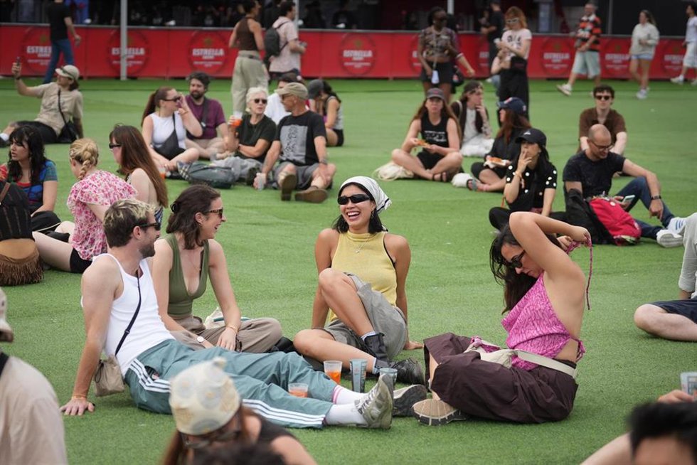 Decenas de personas durante la primera jornada del Primavera Sound Barcelona 2026, a 4 de junio de 2026, en Barcelona, Catalunya (España).