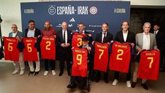 Foto: Louzán homenajea a leyendas de la selección en A Coruña y llama a disfrutar del Mundial