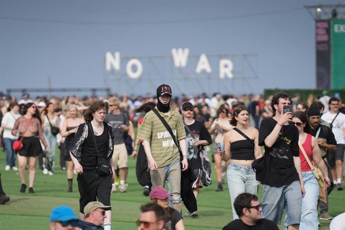 Decenas de personas durante la primera jornada del Primavera Sound Barcelona 2026, a 4 de junio de 2026, en Barcelona, Catalunya (España). El Primavera Sound Barcelona 2026 se celebra entre el 4 y el 6 de junio con una previsión de 70.000 asistentes por d