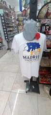 Un Madrid en blanco y amarillo espera a León XIV 