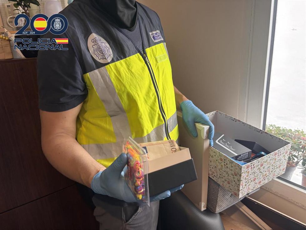 La Policía Nacional desmantela un punto de venta de cocaína y marihuana en el centro de Logroño