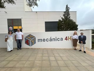 Visita a las instalaciones de Mecánica 4HY en el Parque Científico-Tecnológico de Almería.