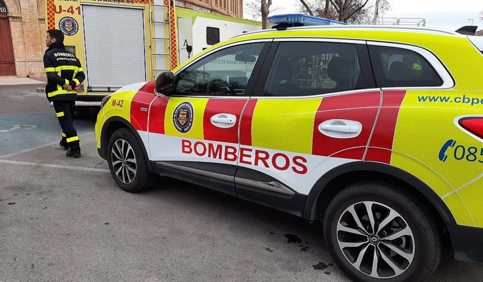 Archivo - Efectivo y vehículos de emergencias del Consorcio de Bomberos provincial de Cádiz.