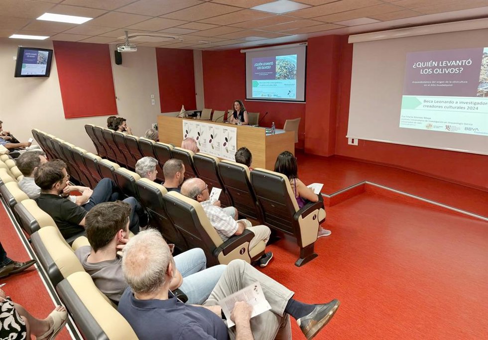 Intervención de la investigadora Eva Montes, durante las jornadas