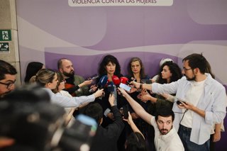 Archivo - La ministra de Igualdad, Ana Redondo, preside el Comité de Crisis del Ministerio de Igualdad acompañada por la delegada del Gobierno contra la Violencia de Género, Carmen Martínez Perza, a 17 de marzo de 2026, en Madrid (España). 