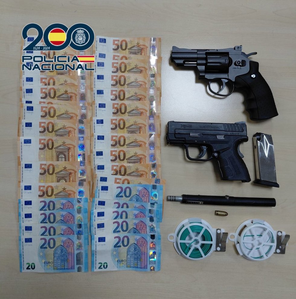 La Policía Nacional desarticula un punto negro de venta de droga en el Barri de la Llum y detiene a cuatro personas