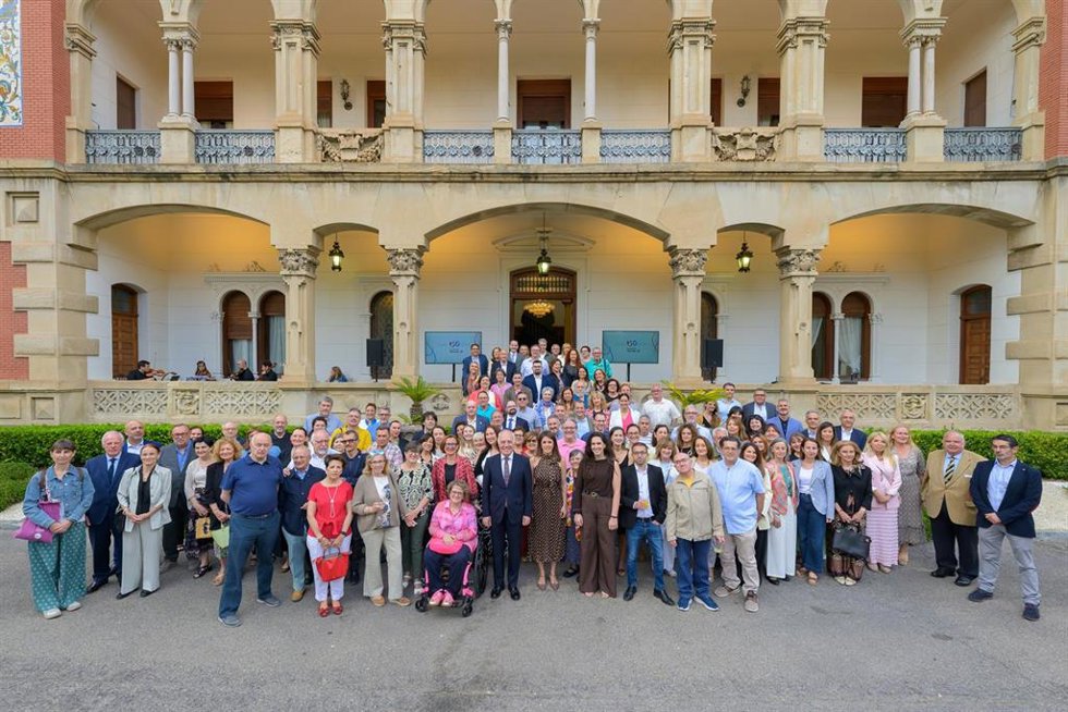 Velada organizada por Fundación Ibercaja con las entidades sociales zaragozanas en el Palacio de Larrinaga.