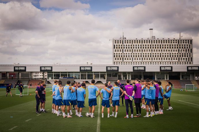 Entrenamiento del FC Barcelona en la Ciutat Esportiva Joan Gamper