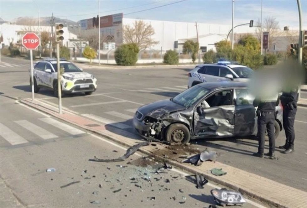 Investigado tras un accidente de tráfico en Albolote cuando cuadruplicaba la tasa de alcohol