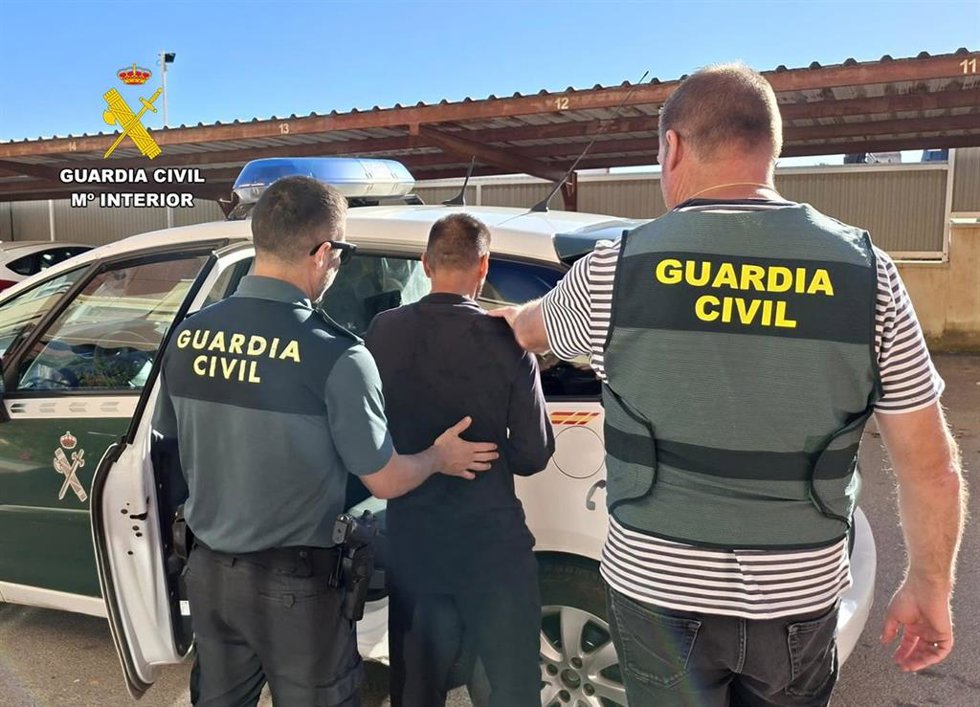 Uno de los detenidos