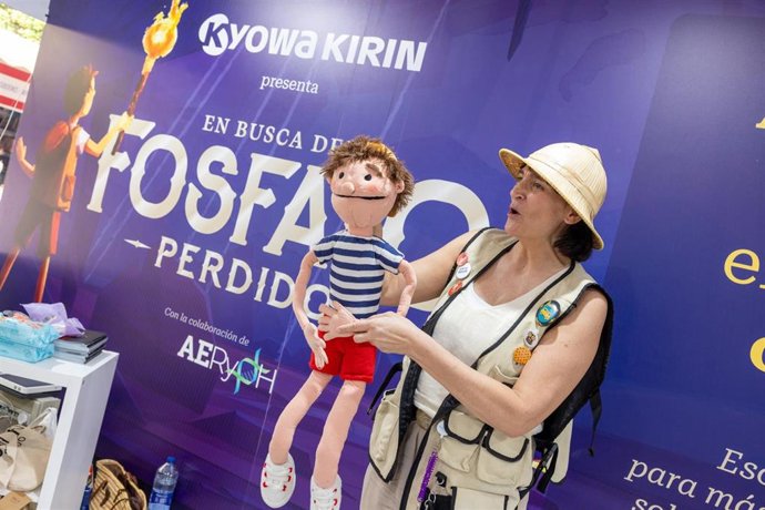 Iniciativa en la Feria del Libro para visibilizar la XLH, una enfermedad rara infantil.