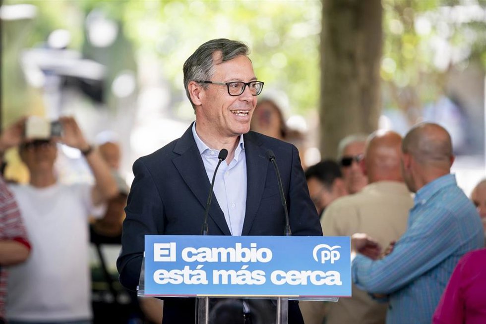El Secretario General del PP de Madrid, Alfonso Serrano, durante un encuentro del PP, a 28 de mayo de 2026, en Leganés, Madrid (España).