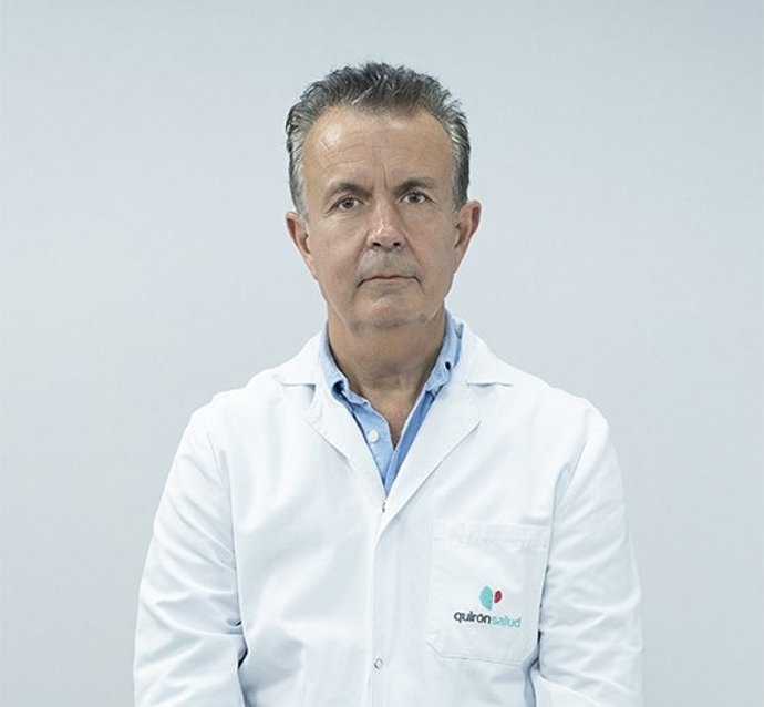 El doctor Juan Antonio Luján, jefe del Servicio de Cirugía General y del Aparato Digestivo del Hospital Quirónsalud Murcia