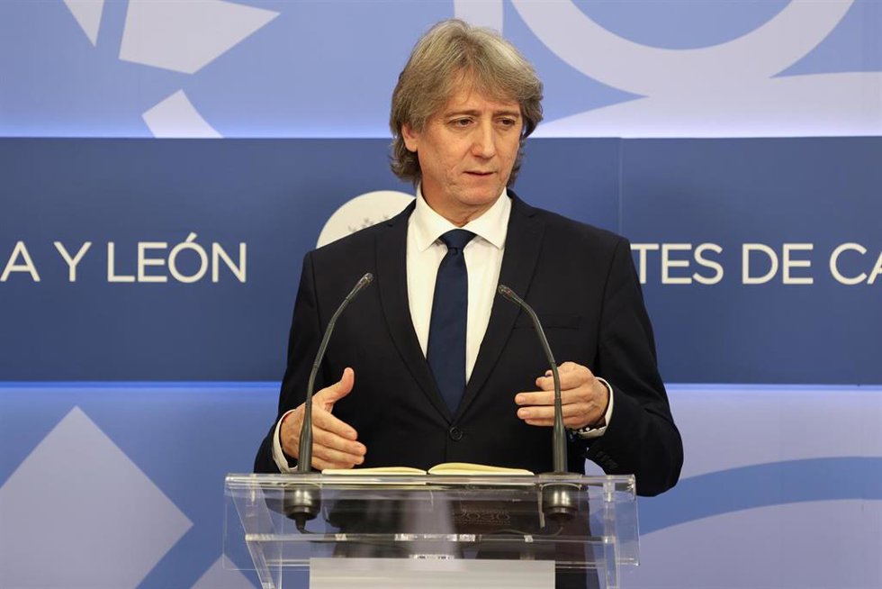 Carlos Martínez atiende a los medios tras la Junta de Portavoces
