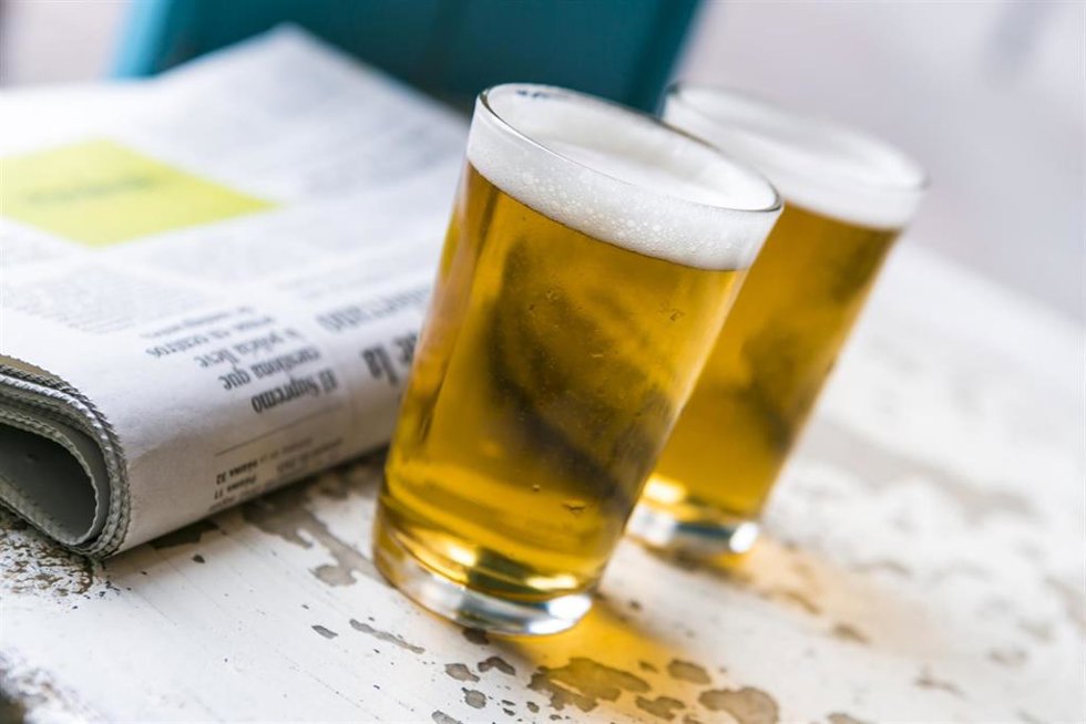 Archivo - Consumo cerveza