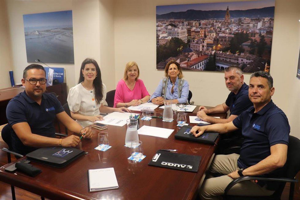 Reunión de parlamentarias del PP con miembros de la Asociación Unificada de Guardias Civiles (AUGC)
