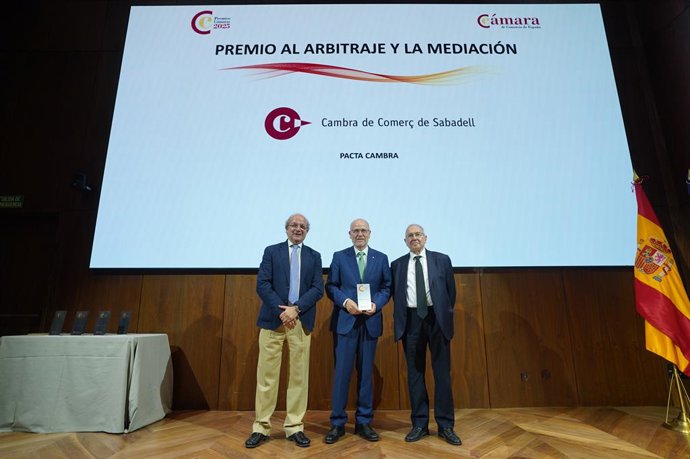 Moment del lliurament del premi