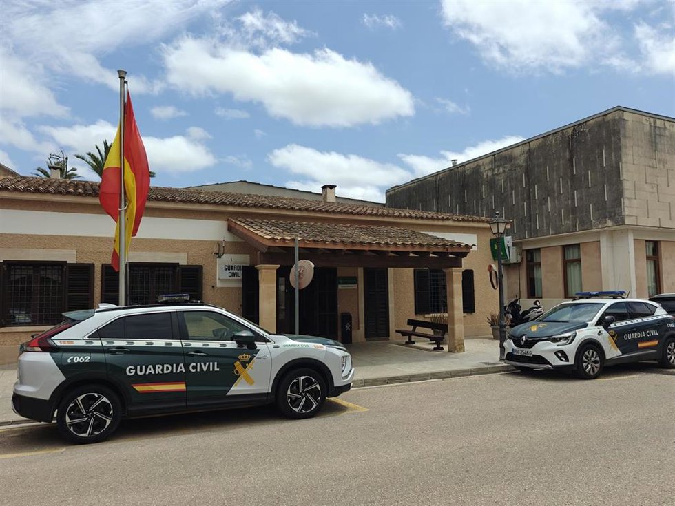 Vehículos de la Guardia Civil.