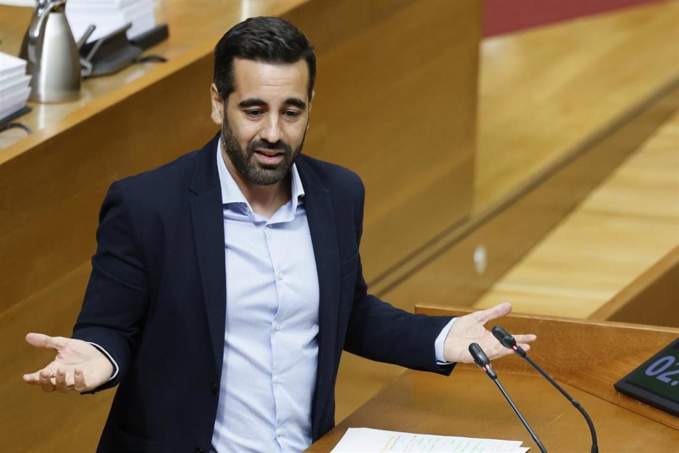 El síndic del PSPV-PSOE, José Muñoz, durante una sesión de control 
