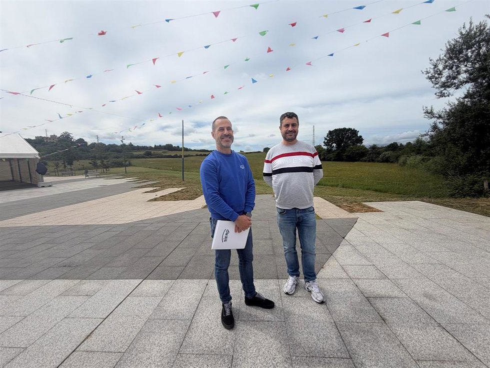El alcalde, Ángel García 'Cepi', y el concejal de Ordenación y Gestión Urbanística, Vivienda y Empleo, Javier Rodríguez.