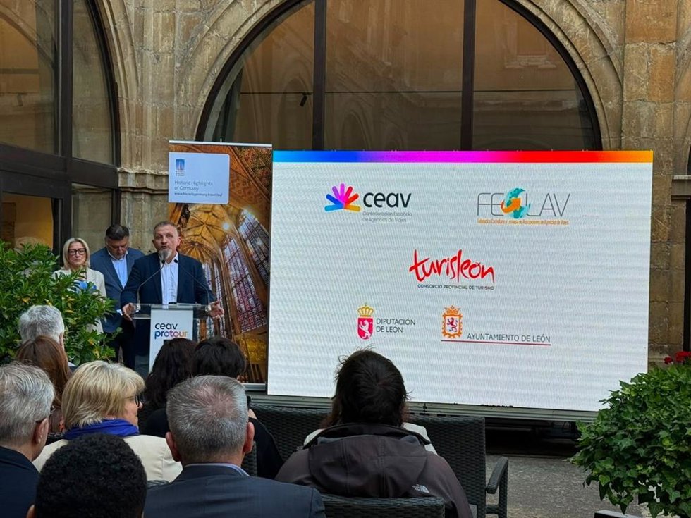 El presidente del Consorcio Provincial de Turismo de León y diputado, Octavio González, en las jornadas técnicas celebradas en San Isidoro  (León).
