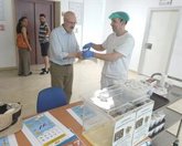 Foto: El Área Sanitaria Norte de Huelva intercambia cigarrillos por fruta con motivo del Día Mundial sin Tabaco