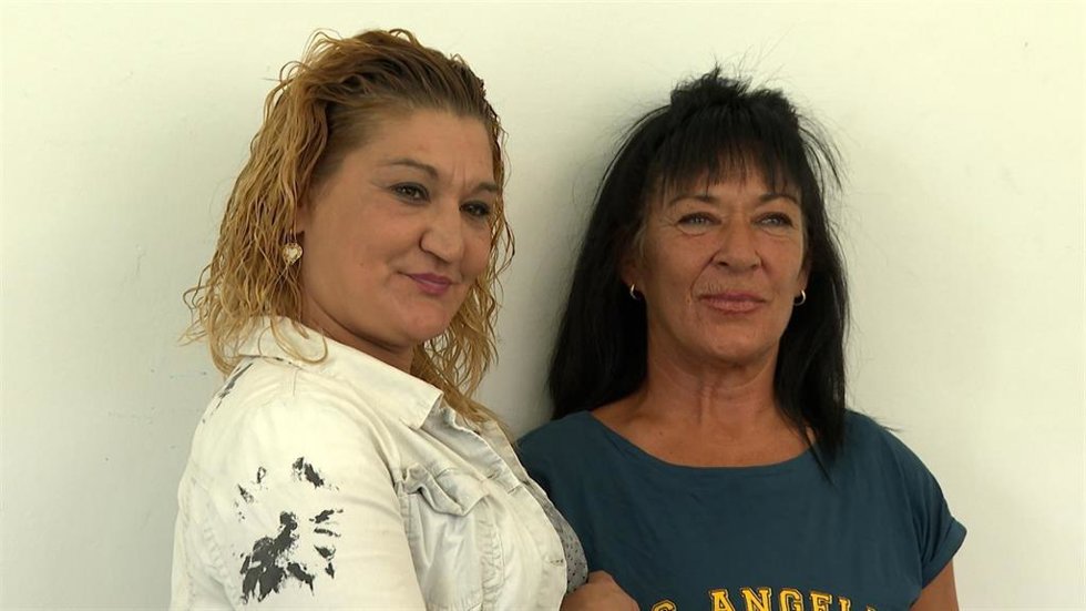 Las internas Elizabet y Montserrat, que acudirán a la visita del Papa León XIV en el Centre Penitenciari Brians 1, en Sant Esteve Sesrovires (Barcelona)