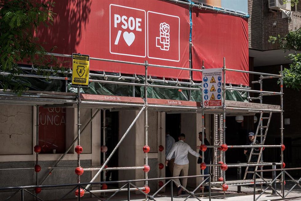Fachada de la sede nacional del PSOE en la calle Ferraz, a 27 de mayo de 2026, en Madrid (España).