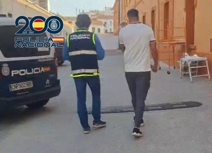 La Policía Nacional detiene a un varón por los graves desórdenes públicos previos al partido entre el Valencia CF y el FC Barcelona