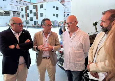 Junta y Vélez se coordinan para evaluar patologías del edificio antiguo del CEIP Custodio Puga.