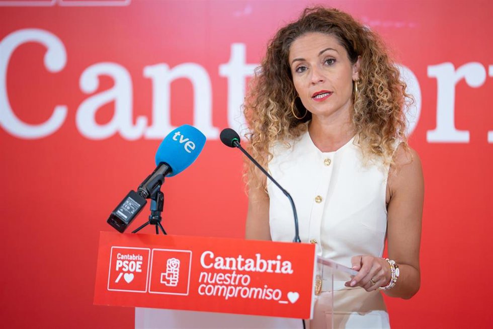 La portavoz del PSOE de Cantabria, Ainoa Quiñones