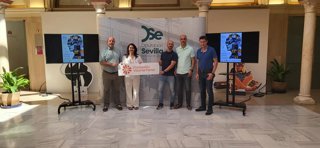 Presentación de la primera travesía solidaria a nado Ciudad de Lebrija