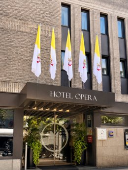 Más de 80 hoteles de Madrid lucirán 1.300 banderas y balconeras para dar la bienvenida a León XIV