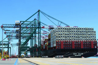 La operadora portuaria DP World San Antonio se refirió al estado de las negociaciones con el Sindicato 1 de la terminal para la implementación de la denominada “Ley de 40 horas”. La compañía reconoció que la imposibilidad de llegar a un acuerdo con los