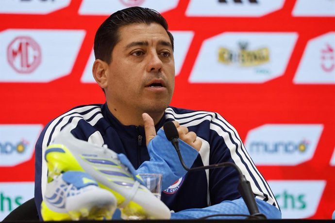 Futbol, Conferencia de prensa seleccion chilena.  El entrenador de la seleccion chilena Nicolas Cordova junto a Sebastian Miranda y Felipe Correa hablan con la prensa en el Salon de Conferencias de ANFP.  Diego Martin/Photosport  29/05/2026    Football,