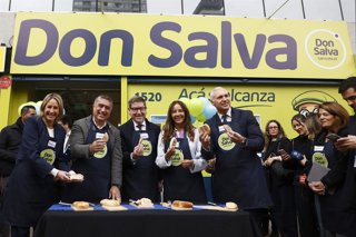 Santiago 5 de junio 2026.  El biministro de Economía y Minería, Daniel Mas, junto al alcalde de Santiago, Mario Desbordes y ejecutivos de Cencosud, inauguran oficialmente la primera tienda de Don Salva, nueva cadena de supermercados de descuento en