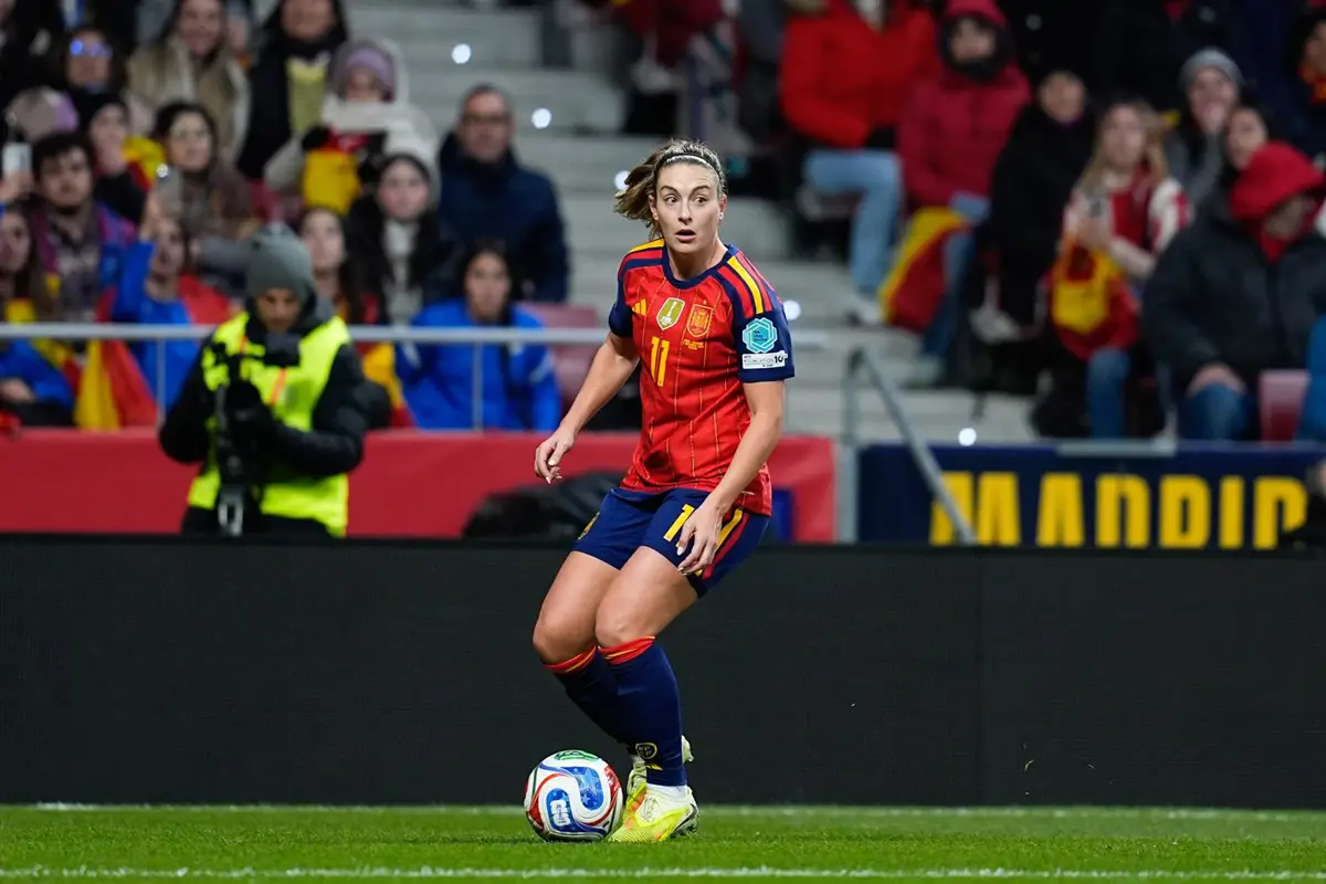 Alexia Putellas en un partido con la selección española