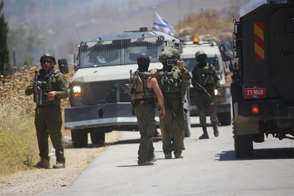 Soldados israelíes cerca de Hebrón, Cisjordania