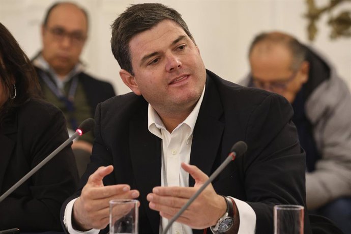 Santiago 7 de mayo 2026.  La comision de Hacienda de la Camara de Diputados discute y vota en general el proyecto de ley para la reconstruccion nacional y el desarrollo economico y social,  Diego Martin/Aton Chile