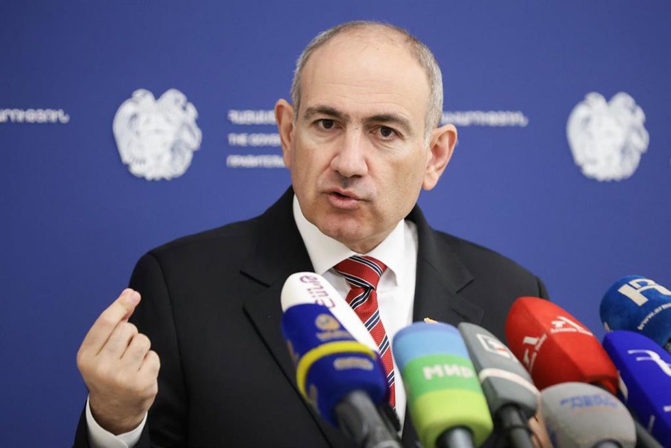 Archivo - El primer ministro de Armenia, Nikol Pashinián, durante una rueda de prensa el 18 de abril de 2026 (archivo)