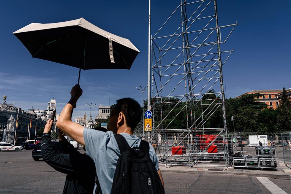 Continúan los preparativos para la visita del Papa, en la plaza de Cibeles, a 28 de mayo de 2026, en Madrid (España). 