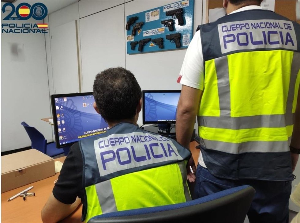 Agentes del Grupo de Atracos de la Policía Nacional.