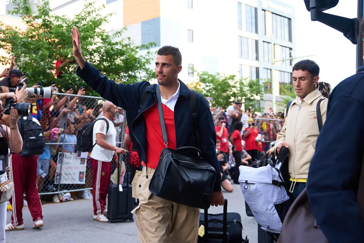 Rodri en la llegada de la selección española de fútbol al campo base de Chattanooga
