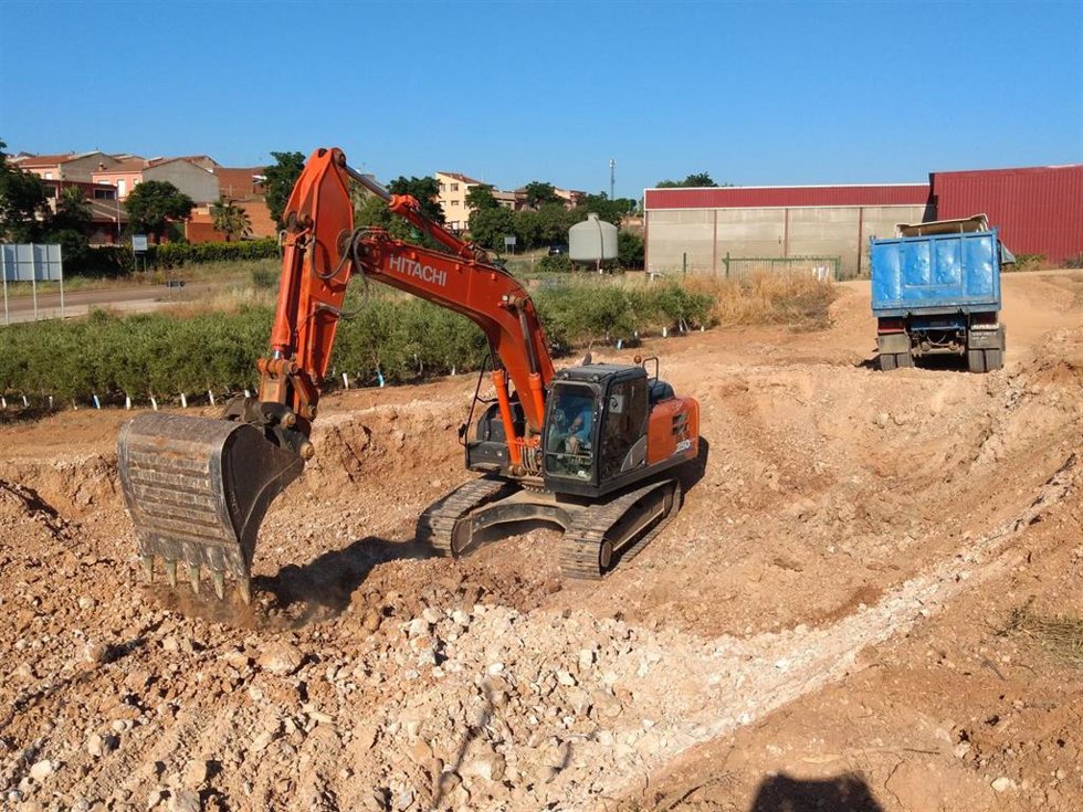 Obras de mejora del acceso a Solana de los Barros desde la EX-300.