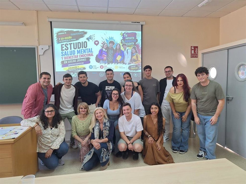 Imagen del equip de trabajo de la jornada 'Salud mental y bienestar emocional en los jóvenes de la provincia de Huelva. Evaluación y propuesta de mejora’.