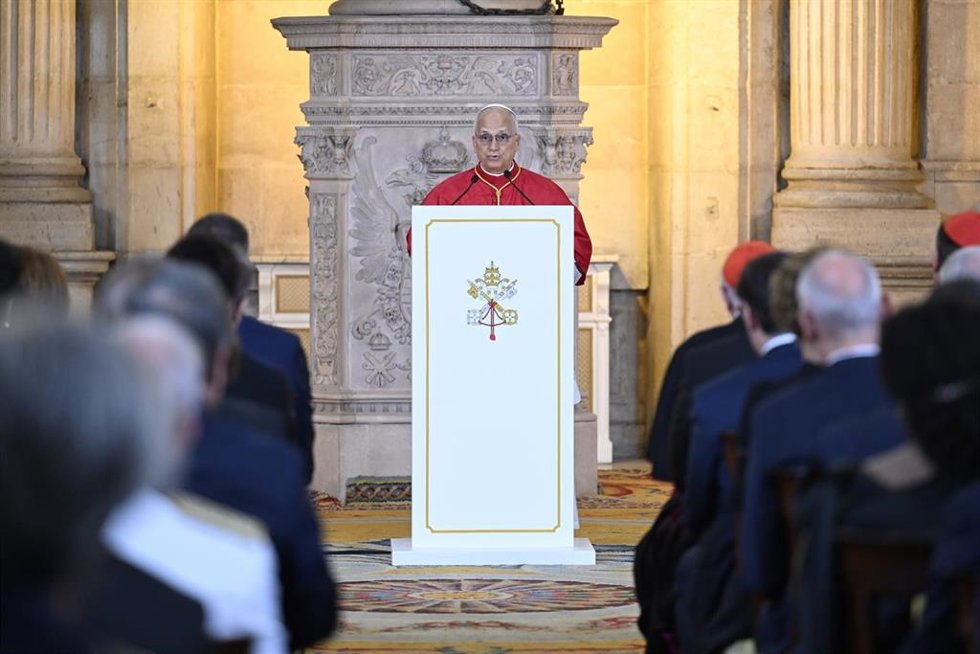 El Papa León XIV pronuncia un discurso durante su ceremonia de bienvenida en el Palacio Real, a 6 de junio de 2026, en Madrid (España). 