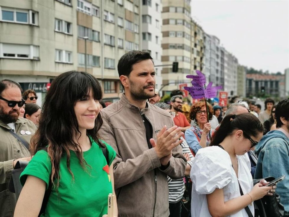El secretario xeral de Movemento Sumar Galicia, Paulo Carlos López, en la manifestación por la vivienda en Santiago, a 6 de junio de 2026.