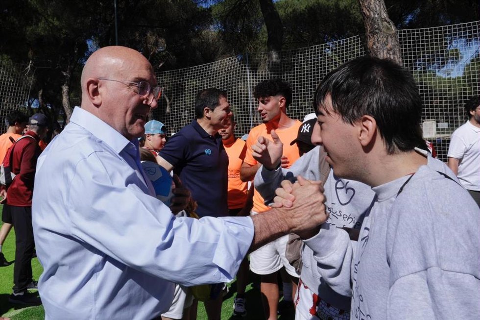 Más de 200 niños de Castilla y León participan en la fiesta de fin de curso de la Escuela 100x100 Deporte en Valladolid