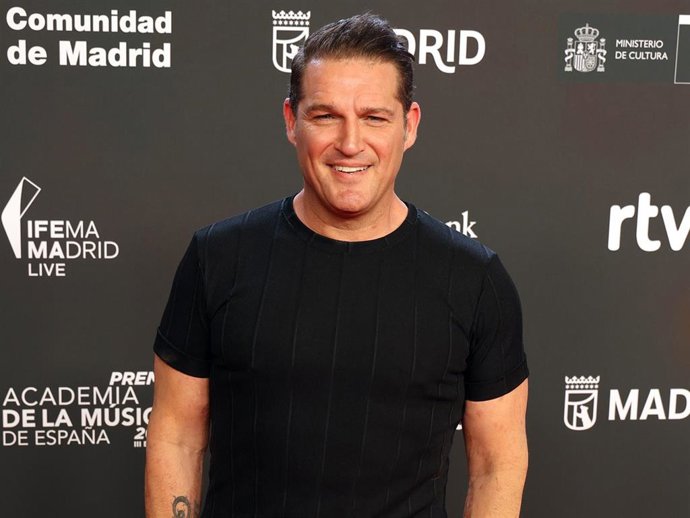 Manu Tenorio transforma una etapa 'dolorosa' en inspiración para su nuevo sencillo, '¿Cómo te pido perdón?'